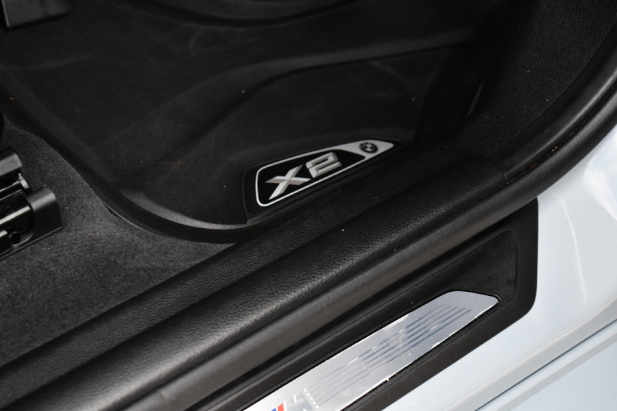 BMW X2 xDrive25e M-Sport Pano HUD ACC Camera 19inch Shadow-line