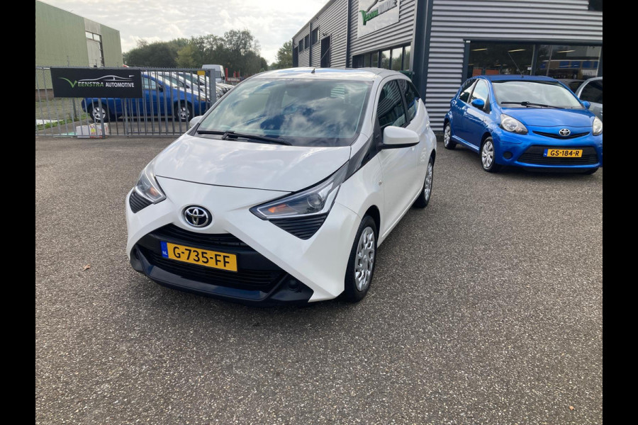 Toyota Aygo 1.0 VVT-i X-Play | 2019 | 233.000 KM | Airco | Multimedia | APK 09-2027