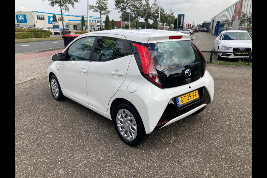 Toyota Aygo 1.0 VVT-i X-Play | 2019 | 233.000 KM | Airco | Multimedia | APK 09-2027