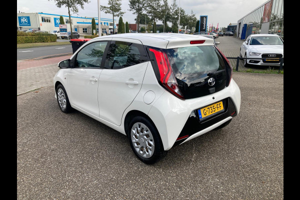 Toyota Aygo 1.0 VVT-i X-Play | 2019 | 233.000 KM | Airco | Multimedia | APK 09-2027