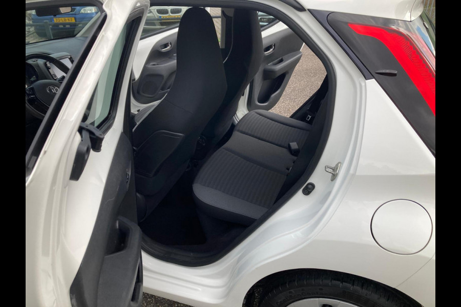 Toyota Aygo 1.0 VVT-i X-Play | 2019 | 233.000 KM | Airco | Multimedia | APK 09-2027