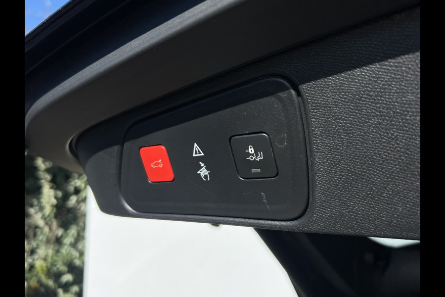 Peugeot 3008 1.6 HYbrid4 300 GT | Pano | Leder | Memory | Camera