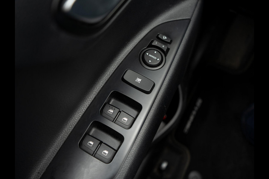 Kia Stonic 1.0 T-GDi DynamicLine | 120 PK| Climate control | Navigatie | PDC achter |