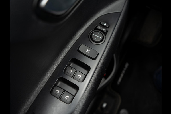 Kia Stonic 1.0 T-GDi DynamicLine | 120 PK| Climate control | Navigatie | PDC achter |