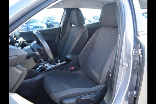 Peugeot e-2008 EV Active 50 kWh | SOH 91.7% | CLIMATE CONTROL | PARKEERSENSOREN MET CAMRERA | CRUISE CONTROL |