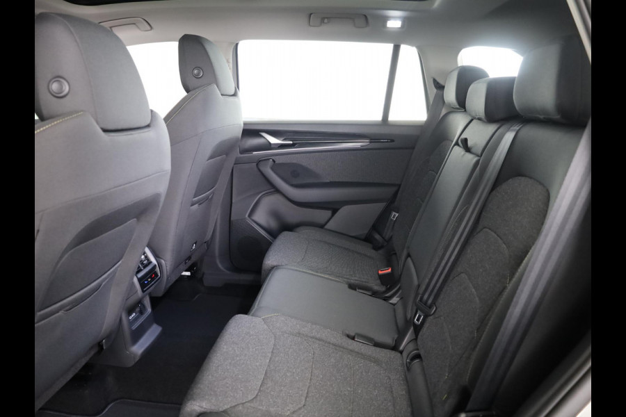 Škoda Kodiaq 1.5 TSI PHEV Edition 204 pk 6 versn. DSG | Sunset | Trekhaak | Panoramadak |  18" lichtmetalen velgen Soira aero, zilver