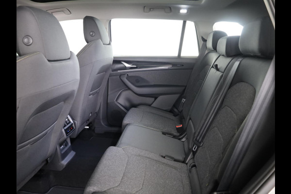 Škoda Kodiaq 1.5 TSI PHEV Edition 204 pk 6 versn. DSG | Sunset | Trekhaak | Panoramadak |  18" lichtmetalen velgen Soira aero, zilver