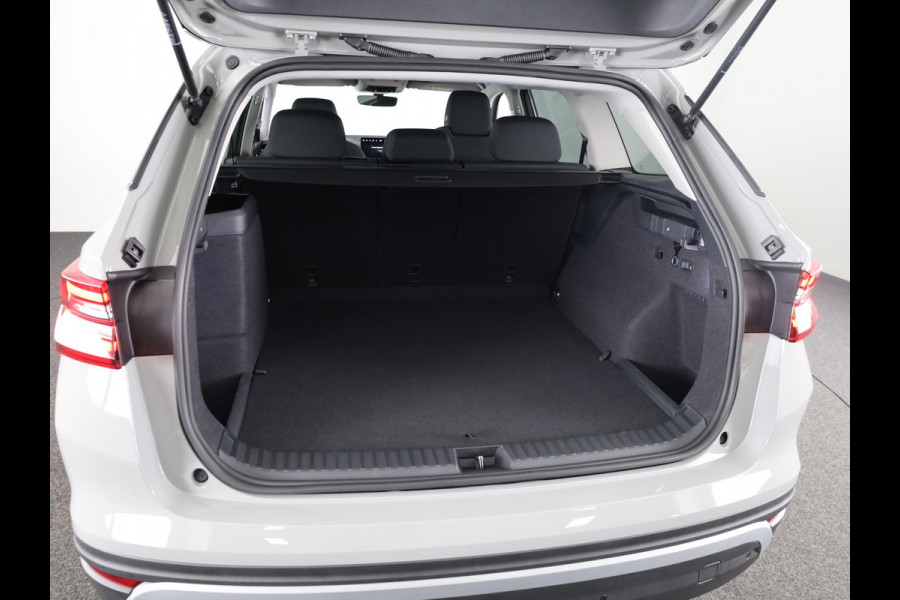Škoda Kodiaq 1.5 TSI PHEV Edition 204 pk 6 versn. DSG | Sunset | Trekhaak | Panoramadak |  18" lichtmetalen velgen Soira aero, zilver
