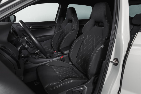 Škoda Karoq 1.5 TSI ACT 150 PK Sportline Business | Afn. Trekhaak | Dig. Cockpit | Adapt. Cruise | Stoel-+Stuurverw. | Matrix LED | Camera | NAV+App. Connect | ECC | Elek. Klep | LM 18" |