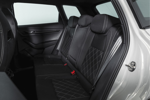 Škoda Karoq 1.5 TSI ACT 150 PK Sportline Business | Afn. Trekhaak | Dig. Cockpit | Adapt. Cruise | Stoel-+Stuurverw. | Matrix LED | Camera | NAV+App. Connect | ECC | Elek. Klep | LM 18" |