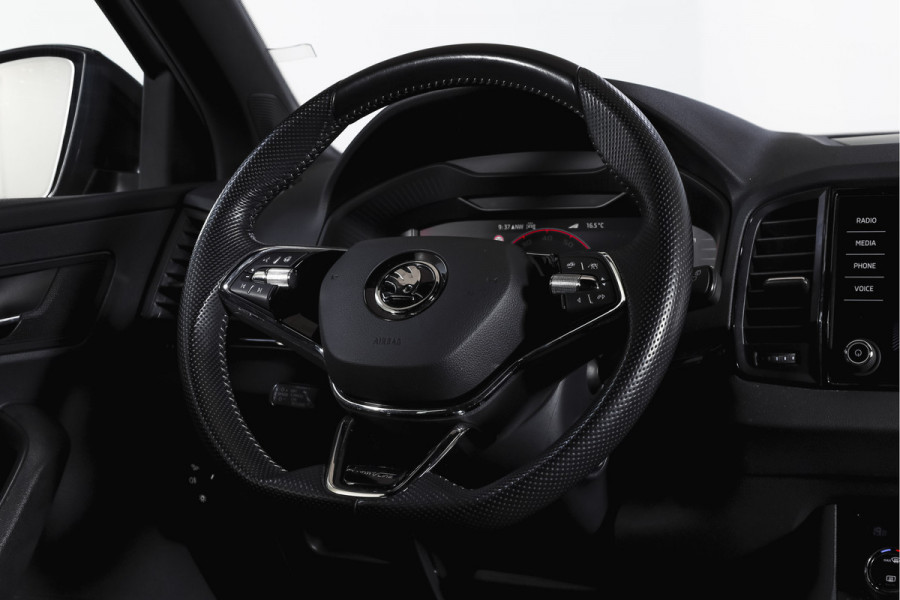Škoda Karoq 1.5 TSI ACT 150 PK Sportline Business | Afn. Trekhaak | Dig. Cockpit | Adapt. Cruise | Stoel-+Stuurverw. | Matrix LED | Camera | NAV+App. Connect | ECC | Elek. Klep | LM 18" |