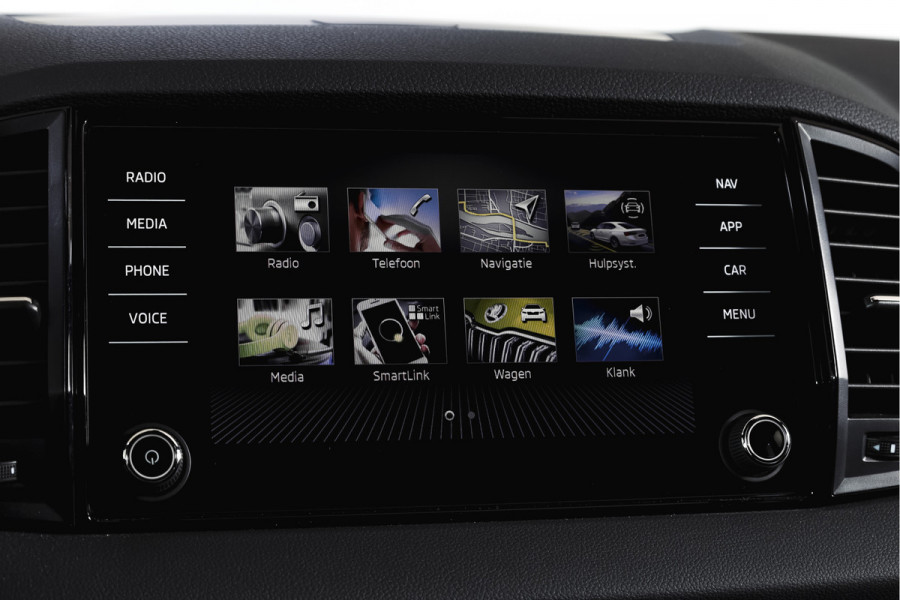Škoda Karoq 1.5 TSI ACT 150 PK Sportline Business | Afn. Trekhaak | Dig. Cockpit | Adapt. Cruise | Stoel-+Stuurverw. | Matrix LED | Camera | NAV+App. Connect | ECC | Elek. Klep | LM 18" |