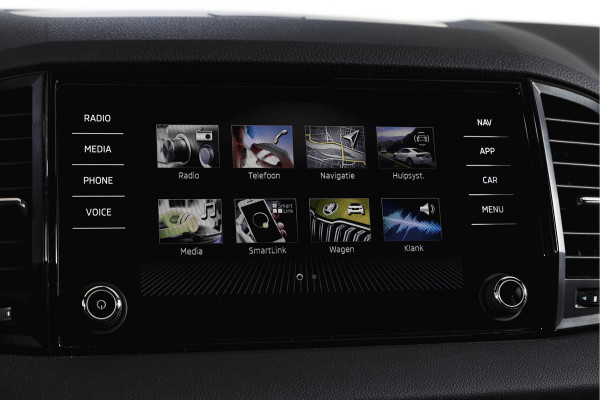 Škoda Karoq 1.5 TSI ACT 150 PK Sportline Business | Afn. Trekhaak | Dig. Cockpit | Adapt. Cruise | Stoel-+Stuurverw. | Matrix LED | Camera | NAV+App. Connect | ECC | Elek. Klep | LM 18" |