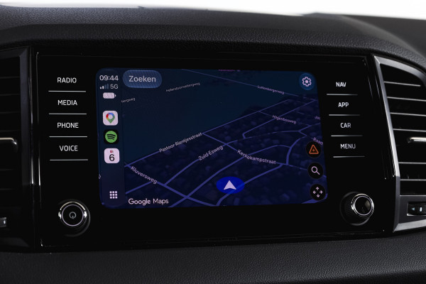 Škoda Karoq 1.5 TSI ACT 150 PK Sportline Business | Afn. Trekhaak | Dig. Cockpit | Adapt. Cruise | Stoel-+Stuurverw. | Matrix LED | Camera | NAV+App. Connect | ECC | Elek. Klep | LM 18" |