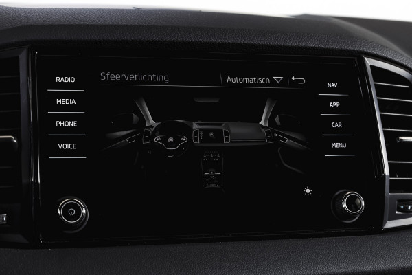 Škoda Karoq 1.5 TSI ACT 150 PK Sportline Business | Afn. Trekhaak | Dig. Cockpit | Adapt. Cruise | Stoel-+Stuurverw. | Matrix LED | Camera | NAV+App. Connect | ECC | Elek. Klep | LM 18" |