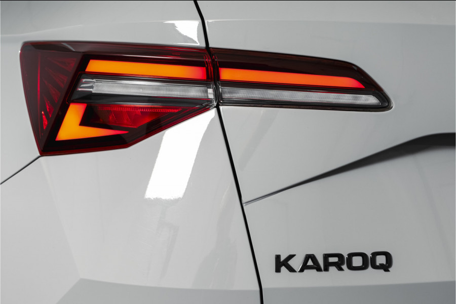 Škoda Karoq 1.5 TSI ACT 150 PK Sportline Business | Afn. Trekhaak | Dig. Cockpit | Adapt. Cruise | Stoel-+Stuurverw. | Matrix LED | Camera | NAV+App. Connect | ECC | Elek. Klep | LM 18" |