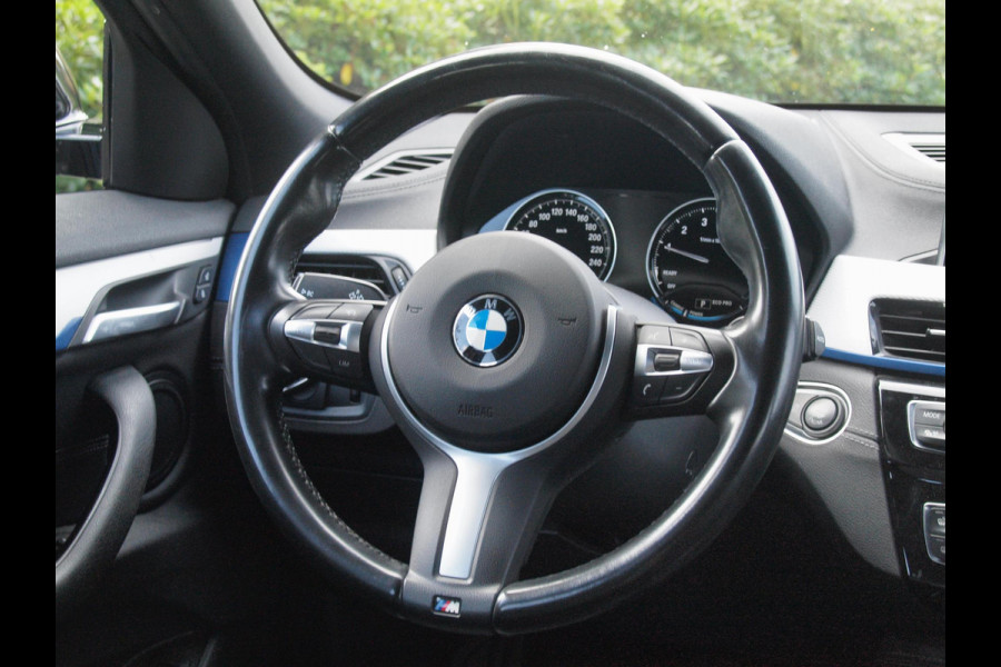 BMW X2 sDrive18i High Executive | M-pakket | Camera | Head-Up Display | Navi | Afneembare Trekhaak | NL-Auto |