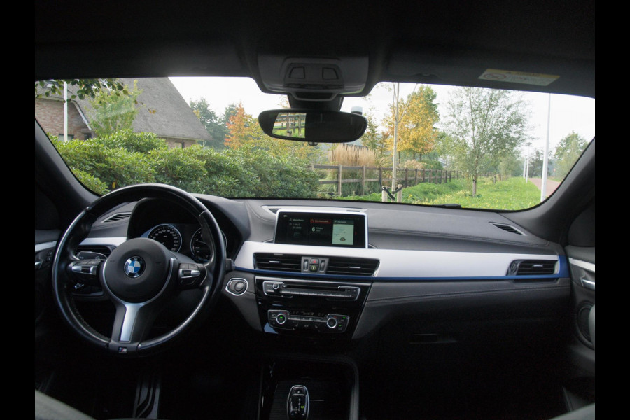 BMW X2 sDrive18i High Executive | M-pakket | Camera | Head-Up Display | Navi | Afneembare Trekhaak | NL-Auto |