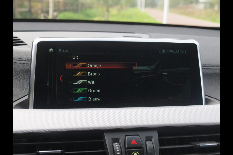 BMW X2 sDrive18i High Executive | M-pakket | Camera | Head-Up Display | Navi | Afneembare Trekhaak | NL-Auto |