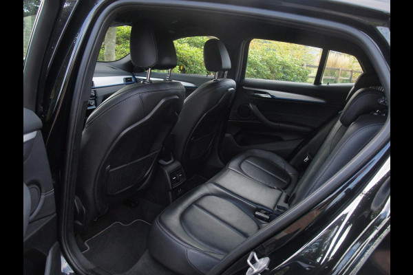 BMW X2 sDrive18i High Executive | M-pakket | Camera | Head-Up Display | Navi | Afneembare Trekhaak | NL-Auto |