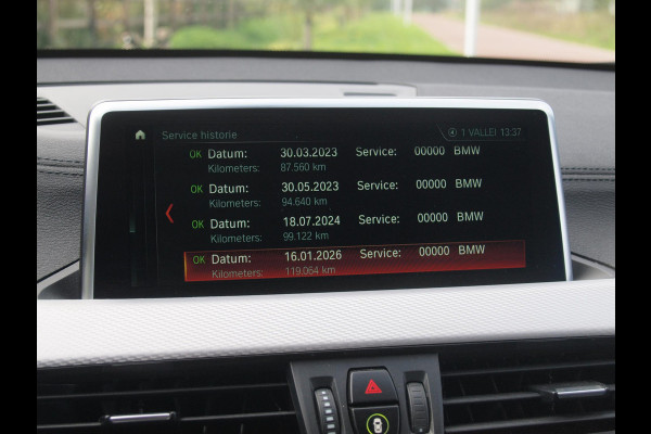 BMW X2 sDrive18i High Executive | M-pakket | Camera | Head-Up Display | Navi | Afneembare Trekhaak | NL-Auto |