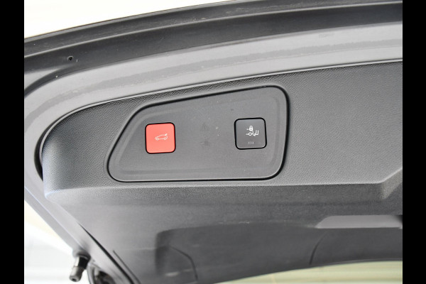 Peugeot 3008 1.6 HYbrid 225 GT | SOH 88.5%  | Alcantara | Stoelverwarming | Elektrisch bedienbare achterklep | Navigatie | Keyless Entry + Start