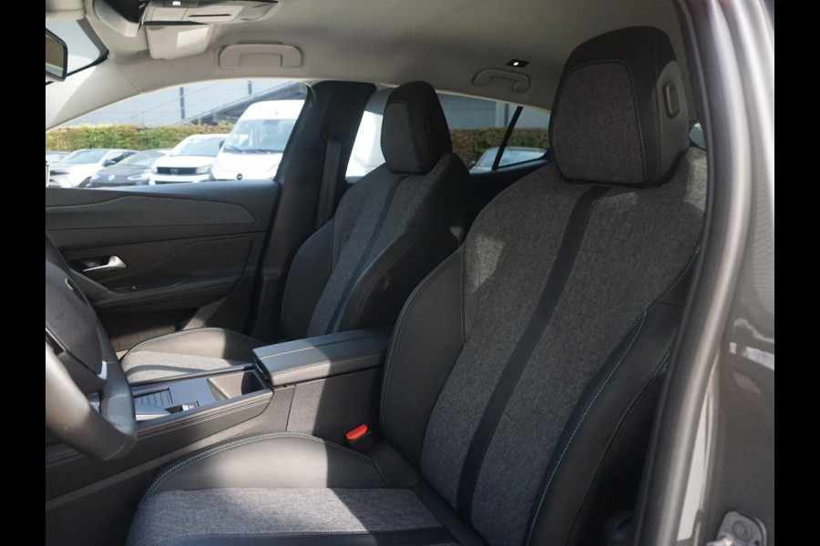Peugeot 408 1.2 Turbo Allure 130 EAT8 CarPlay | Climate control