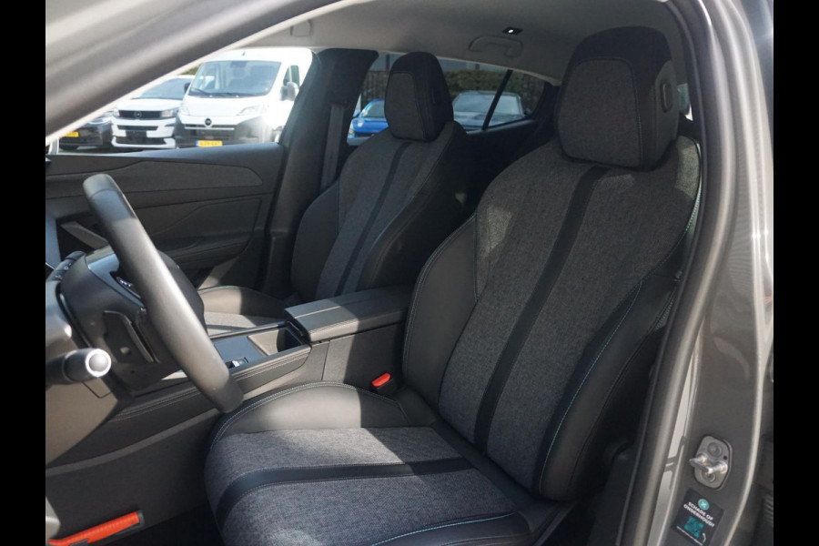 Peugeot 408 1.2 Turbo Allure 130 EAT8 CarPlay | Climate control