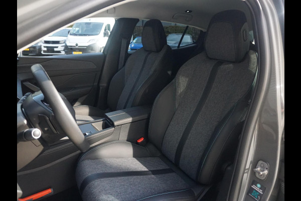Peugeot 408 1.2 Turbo Allure 130 EAT8 CarPlay | Climate control