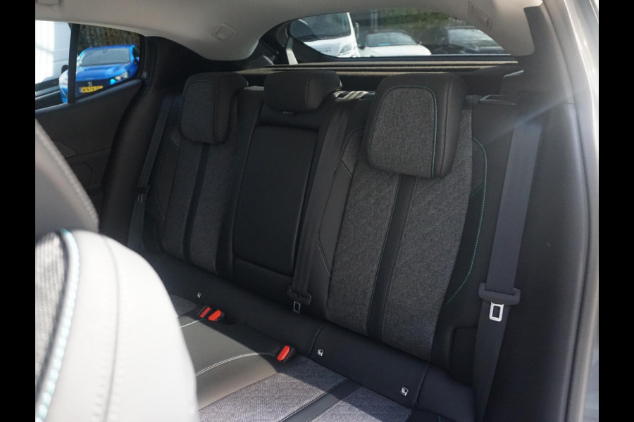 Peugeot 408 1.2 Turbo Allure 130 EAT8 CarPlay | Climate control