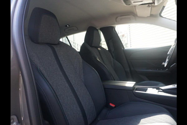 Peugeot 408 1.2 Turbo Allure 130 EAT8 CarPlay | Climate control