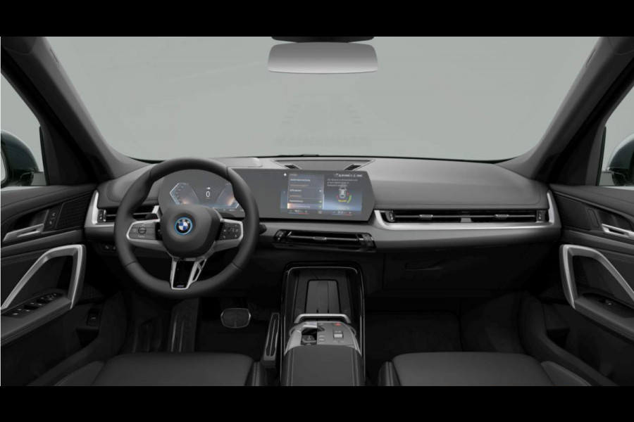 BMW iX1 XDrive30 67 kWh *Pano*Trekhaak*Head-Up*Camera*