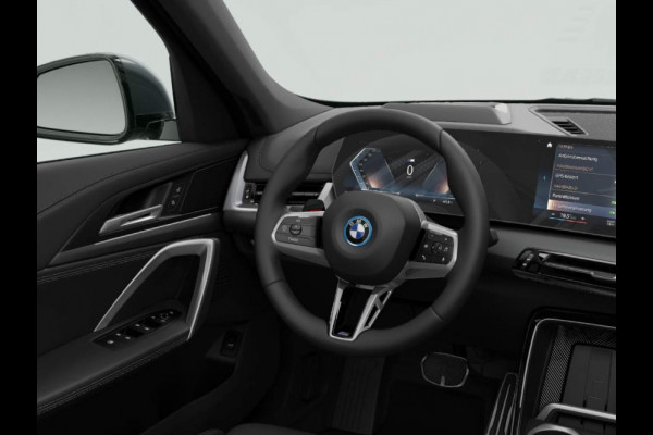 BMW iX1 XDrive30 67 kWh *Pano*Trekhaak*Head-Up*Camera*