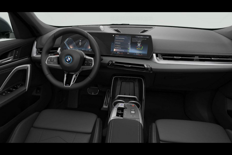 BMW iX1 XDrive30 67 kWh *Pano*Trekhaak*Head-Up*Camera*