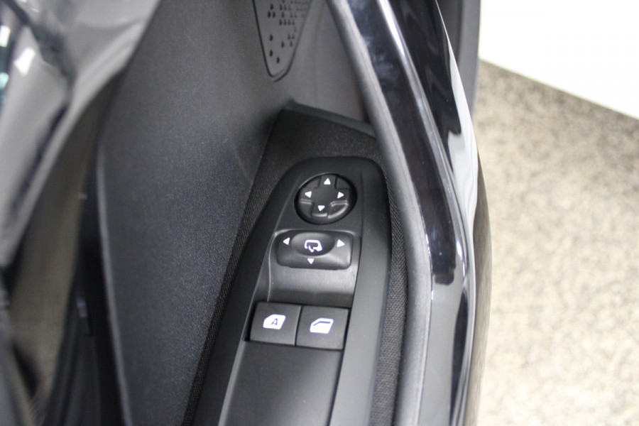 Peugeot 208 1.2 PureTech Signature