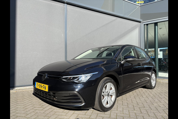 Volkswagen Golf 1.0 TSI Life Airco - Apple carplay - Parkeersensoren - Navigatie - Draadloze telefoonlader - Licht metalen velgen 16 inch - Keyless start - Led verlichting - Radio - Bluetooth - Cruise control - Centrale vergrendeling met afstandsbediening - Start/stop systeem - Stuur leder - Stuur multifunctioneel