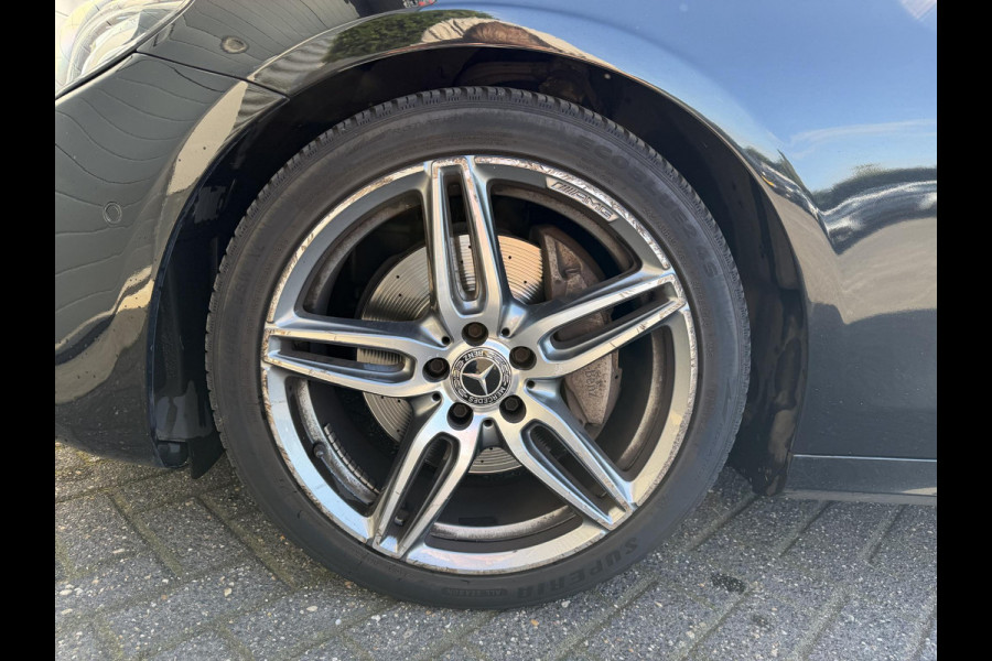 Mercedes-Benz E-Klasse 220 d AMG | Panoramadak | Camera | Sfeerverlichting | Navigatie | Stoelverwarming |