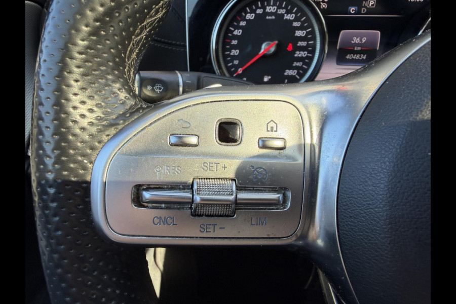 Mercedes-Benz E-Klasse 220 d AMG | Panoramadak | Camera | Sfeerverlichting | Navigatie | Stoelverwarming |