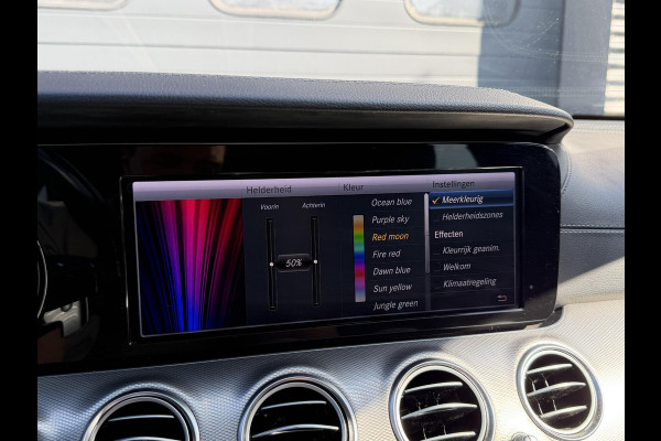 Mercedes-Benz E-Klasse 220 d AMG | Panoramadak | Camera | Sfeerverlichting | Navigatie | Stoelverwarming |