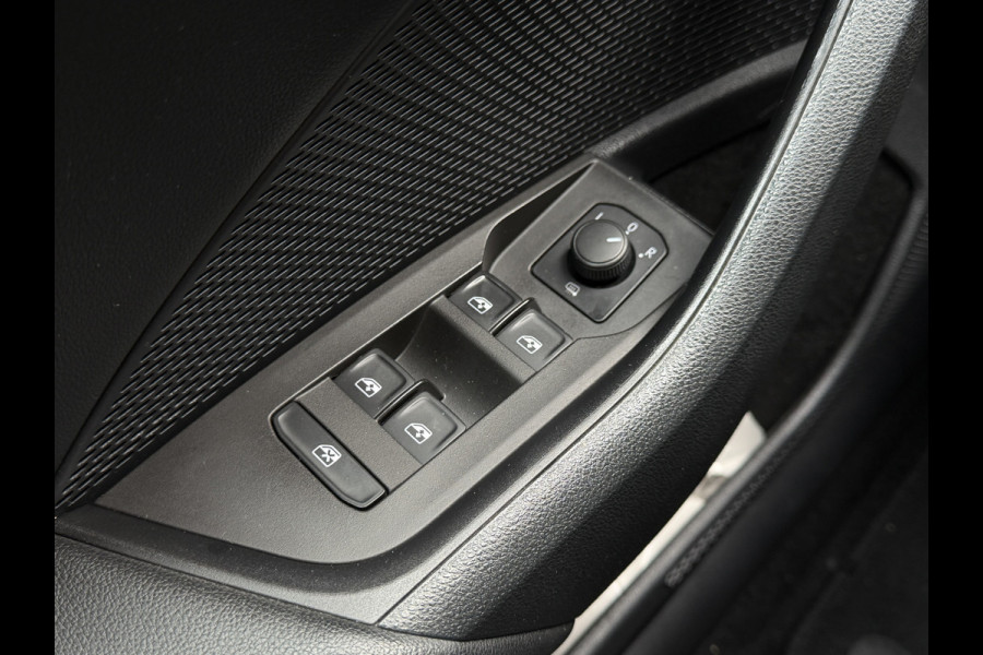 Škoda Octavia Combi BWJ 2021 | 1.5TSI 150PK Business Ed AUTOMAAT | TREKHAAK | CLIMA | NAVI | STOELVERW | PDC 2x | CRUISE | CAMERA | PRIVACY GLASS