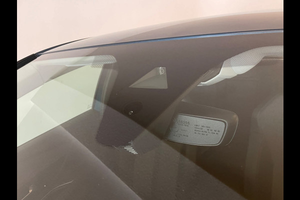 Peugeot 3008 1.6 HYbrid 225 Allure Pack Business