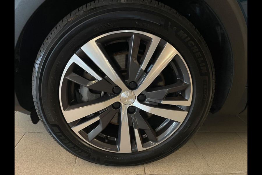 Peugeot 3008 1.6 HYbrid 225 Allure Pack Business