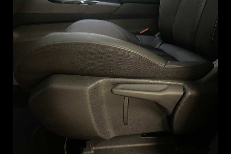 Peugeot 3008 1.6 HYbrid 225 Allure Pack Business