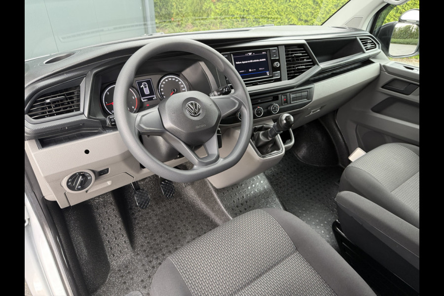 Volkswagen Transporter 2.0 TDI 150 PK / L2H1 / TREKHAAK / CRUISE / AIRCO / CARPLAY / PARKEERSENSOREN