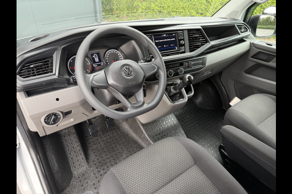 Volkswagen Transporter 2.0 TDI 150 PK / L2H1 / TREKHAAK / CRUISE / AIRCO / CARPLAY / PARKEERSENSOREN
