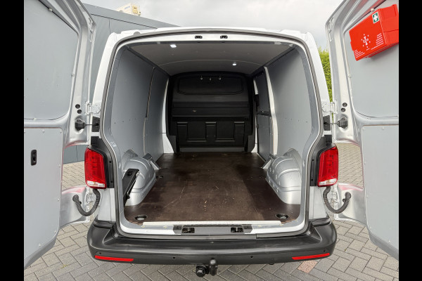 Volkswagen Transporter 2.0 TDI 150 PK / L2H1 / TREKHAAK / CRUISE / AIRCO / CARPLAY / PARKEERSENSOREN