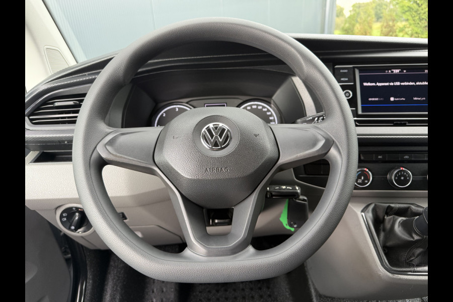 Volkswagen Transporter 2.0 TDI 150 PK / L2H1 / TREKHAAK / CRUISE / AIRCO / CARPLAY / PARKEERSENSOREN
