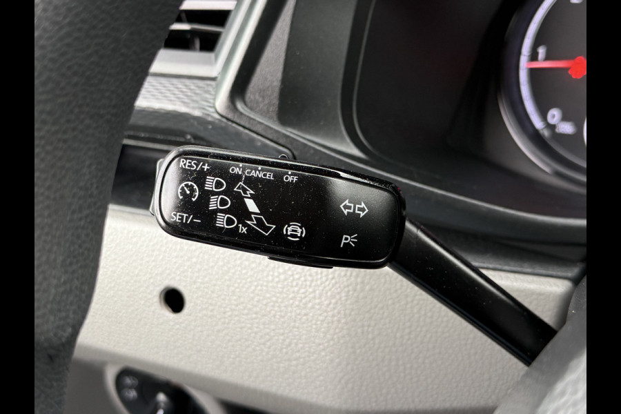 Volkswagen Transporter 2.0 TDI 150 PK / L2H1 / TREKHAAK / CRUISE / AIRCO / CARPLAY / PARKEERSENSOREN