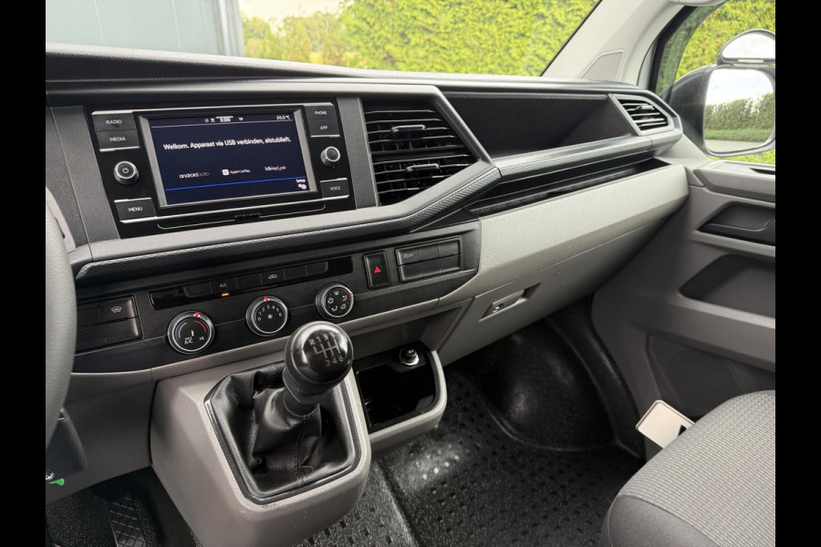 Volkswagen Transporter 2.0 TDI 150 PK / L2H1 / TREKHAAK / CRUISE / AIRCO / CARPLAY / PARKEERSENSOREN