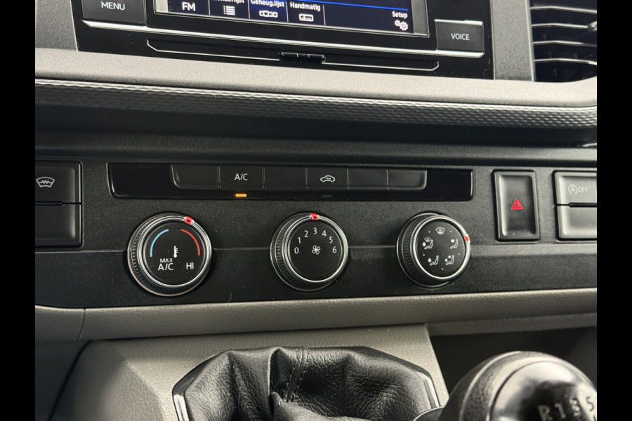 Volkswagen Transporter 2.0 TDI 150 PK / L2H1 / TREKHAAK / CRUISE / AIRCO / CARPLAY / PARKEERSENSOREN